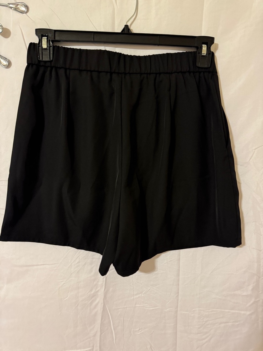 Black Women's Pleated Dressy Shorts Pockets & Elastic Waist in Back Large NWT - Picture 12 of 12